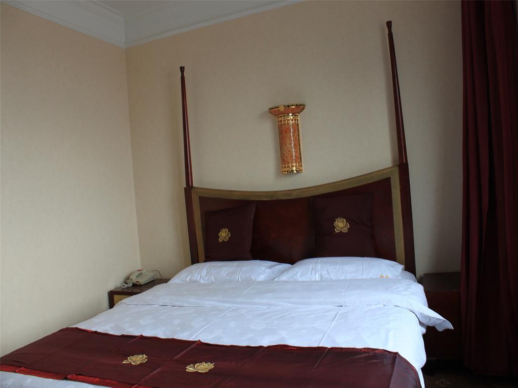 Baotou West Lake Hotel Номер фото
