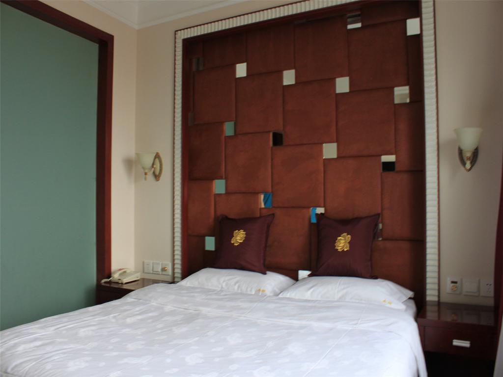Baotou West Lake Hotel Номер фото