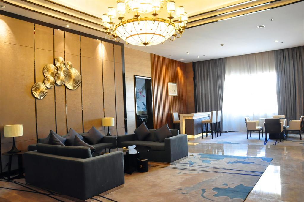 Baotou West Lake Hotel Экстерьер фото