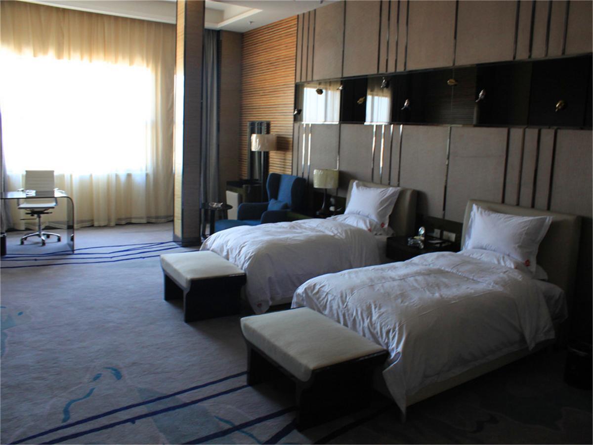 Baotou West Lake Hotel Номер фото